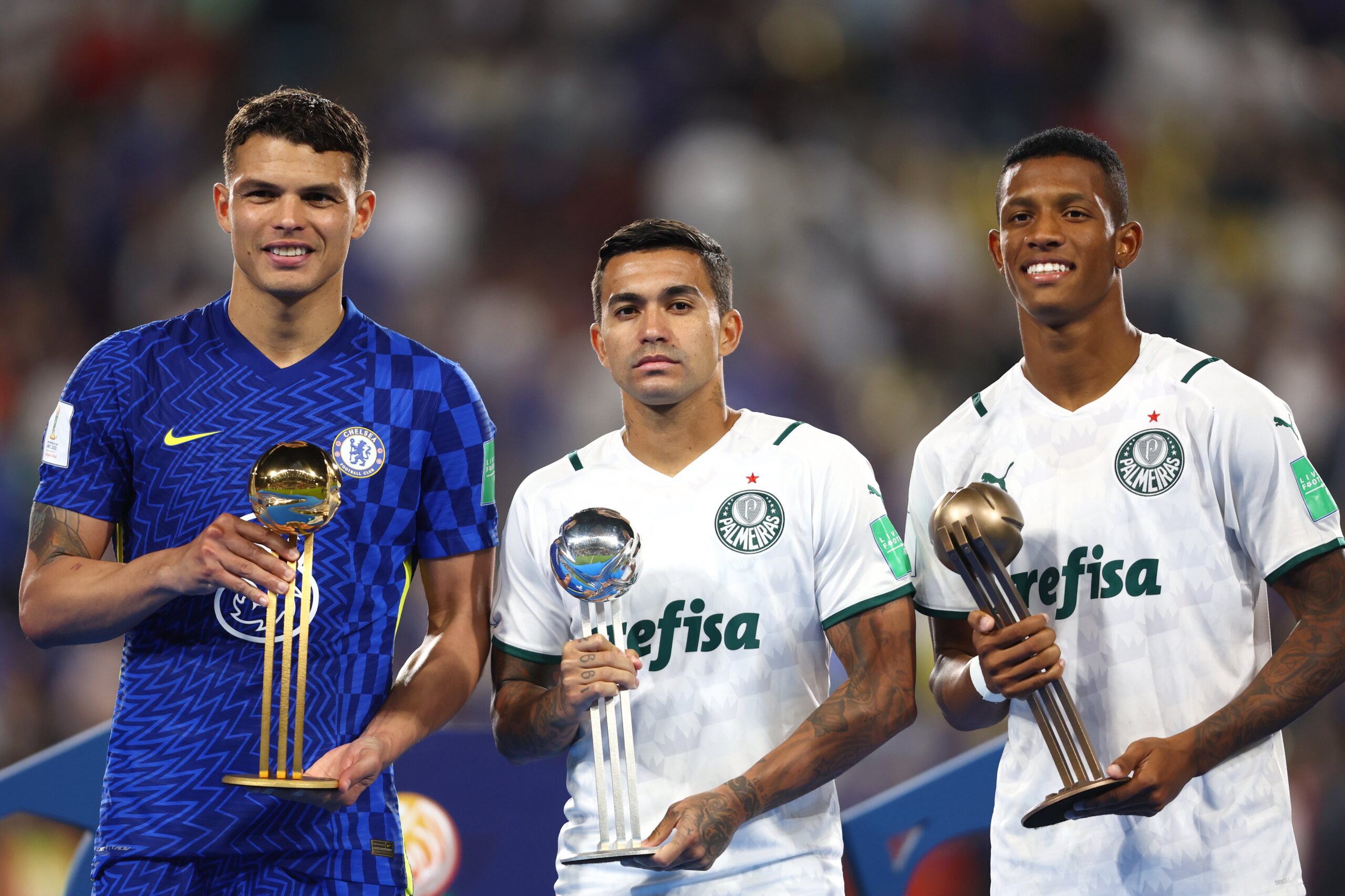 Fifa premia Dudu e Danilo, segundo e terceiro melhores jogadores