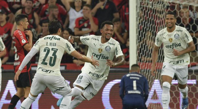 O volante Jailson, da SE Palmeiras, comemora seu primeiro gol marcado com a camisa do Palmeiras (Foto: Divulgação/Recopa)