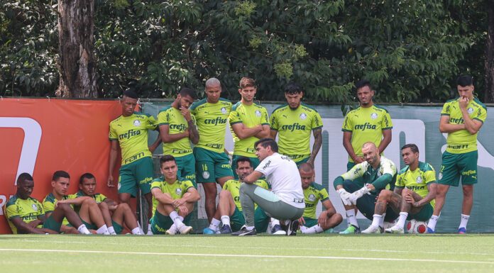 Os atletas da SE Palmeiras, durante treinamento na Academia de Futebol, em São Paulo-SP. (Foto: Fabio Menotti)