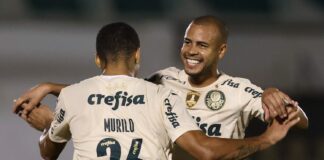 O zagueiro Murilo comemorando seu gol marcado contra a Ferroviária ao lado de Mayke (Foto: Cesar Greco/Palmeiras)