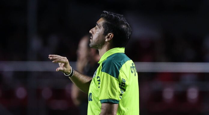 O técnico Abel Ferreira, da SE Palmeiras, em jogo contra a equipe do São Paulo FC, durante partida válida pela quarta rodada, do Campeonato Paulista, Série A1, no Estádio do Morumbi. (Foto: Cesar Greco)