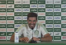 O técnico Abel Ferreira em coletiva de imprensa após Palmeiras 2x0 Ituano (Foto: Reprodução/TV Palmeiras)