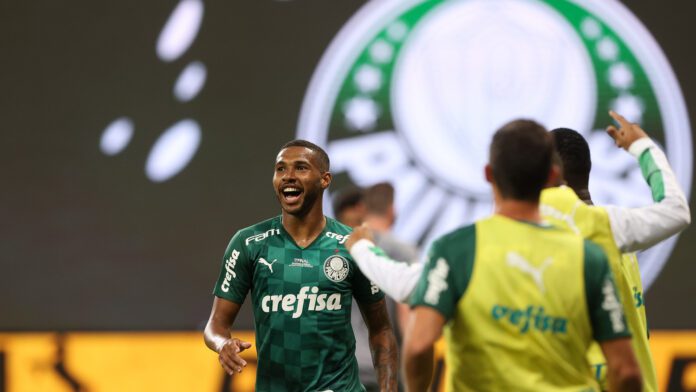 Wesley marca seu primeiro gol pelo time profissional do Corinthians