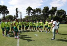 Técnico Abel Ferreira conversa com os jogadores da SE Palmeiras, durante treino, no Centro de Treinamento. (Foto: César Greco)