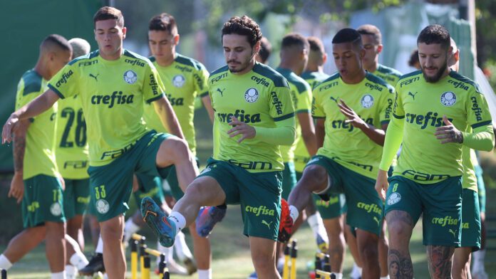 Jogadores da SE Palmeiras durante treino, na Academia de Futebol, na manhã de segunda-feira. (Foto: César Greco)