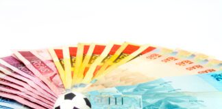 Bola de futebol e dinheiro brasileiro. Finanças do Palmeiras em 2022