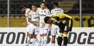 O jogador Raphael Veiga, da SE Palmeiras, comemora seu gol contra a equipe do Deportivo Táchira FC, durante partida válida pela fase de grupos, da Copa Libertadores, no Estádio Pueblo Nuevo. (Foto: Cesar Greco)