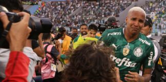 O jogador Deyverson, da SE Palmeiras, comemora seu gol contra a equipe do CR Flamengo, durante partida final, da Copa Libertadores, no Estádio Centenário. (Foto: Cesar Greco)