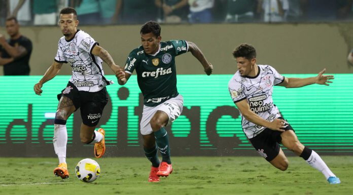 O jogador Gabriel Veron, da SE Palmeiras, em jogo contra o Corinthians, pela terceira rodada do Campeonato Brasileiro, na Arena Barueri. (Foto: César Greco)