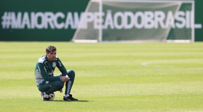 O técnico Abel Ferreira, da SE Palmeiras, durante treinamento na Academia de Futebol. (Foto: César Greco)