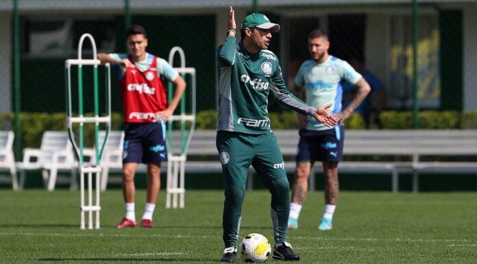 O técnico Abel Ferreira durante treinamento na Academia de Futebol (Foto: Cesar Greco/Palmeiras)