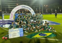Equipe Sub-14 do Palmeiras é campeão da Libertadores da categoria, em Assunção. (Foto: Reprodução Palmeiras)