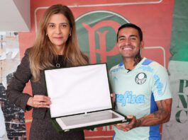 A presidente Leila Pereira e o jogador Dudu, da SE Palmeiras, na Academia de Futebol. (Foto: César Greco)