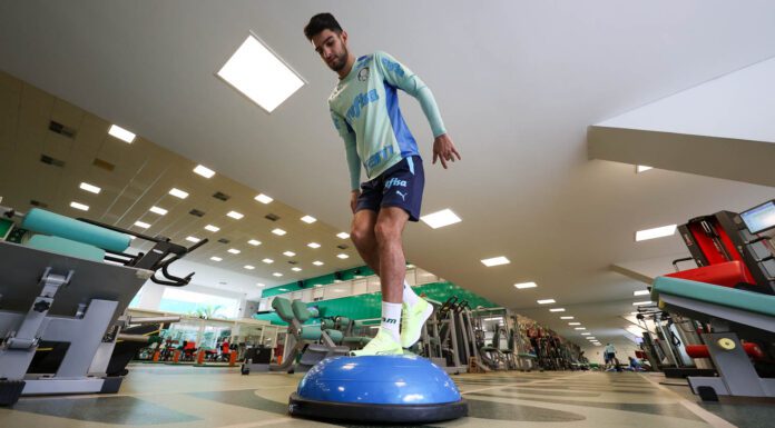 O jogador Flaco Lopéz durante treinamento na Academia de Futebol (Foto: Cesar Greco/Palmeiras)