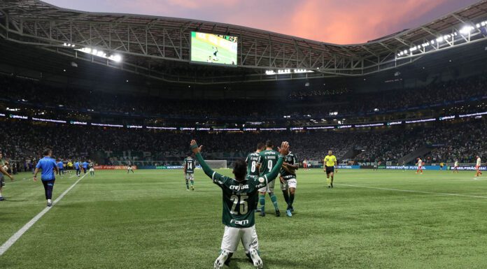O jogador Gabriel Menino, da SE Palmeiras, comemora seu gol contra a equipe do SC Internacional, durante partida válida pela décima nona rodada, do Campeonato Brasileiro, Série A, na arena Allianz Parque. (Foto: Cesar Greco)