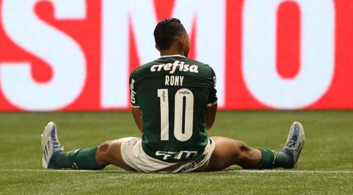 O jogador Rony, da SE Palmeiras, comemora seu gol contra a equipe do C Cerro Porteño, durante partida válida pelas oitavas de final, volta, da Copa Libertadores, na arena Allianz Parque. (Foto: Cesar Greco)