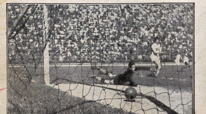 Momento exato do primeiro gol do clube com o nome de Palmeiras, registrado pelas lentes de A Gazeta Esportiva