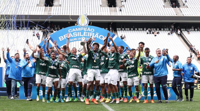 Partida entre Palmeiras e Corinthians, válida pela final do Campeonato Brasileiro Sub-20, na Neo Química Arena, em São Paulo-SP. (Foto: Fabio Menotti)