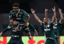 Jogadores da SE Palmeiras comemorando o gol na partida contra o Coritiba, pela Série A do Campeonato Brasileiro, no Allianz Parque. (Foto: César Greco)