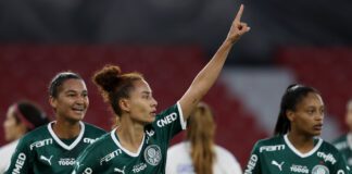 Jogadoras do Palmeiras comorando gol, na partida contra Universidad de Chile. - Libertadores Feminina 2022 (Foto: Staff Images Woman/CONMEBOL)
