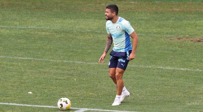 O jogador Bruno Tabata, da SE Palmeiras, durante treinamento, na Academia de Futebol. (Foto: Cesar Greco)
