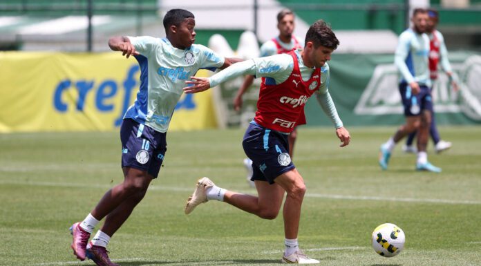 Os jogadores Endrick e Benjamín Kuscevic, da SE Palmeiras, durante treinamento, na Academia de Futebol. (Foto: Cesar Greco)