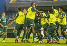 Jogadores do Palmeiras comemoram gol pela Copinha 2022