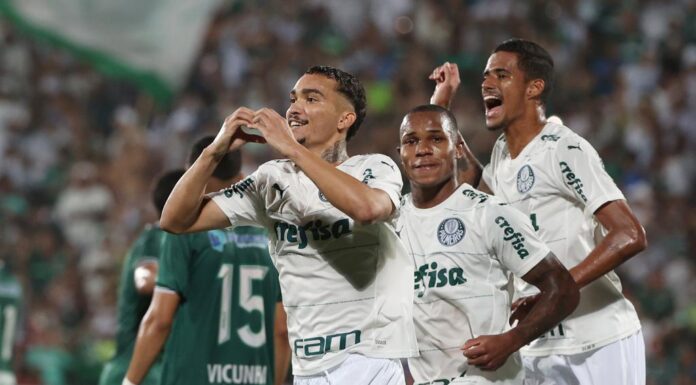 O jogador Ruan Ribeiro, da SE Palmeiras, comemora gol contra o Floresta-CE, pela Copinha. (Foto: Fabio Menotti/Palmeiras/by Canon)