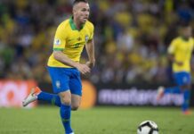 Arthur Melo, volante do Liverpool, interessa ao Palmeiras