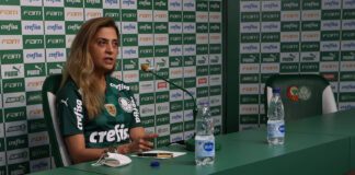 A presidente Leila Pereira, da SE Palmeiras, concede entrevista coletiva, na Academia de Futebol. (Foto: Cesar Greco)