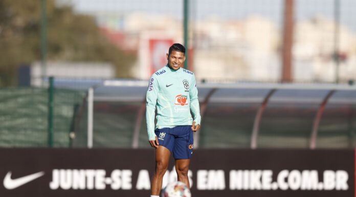 O jogador Rony, da SE Palmeiras, durante treino da Seleção Brasileira, no Marrocos. (Foto: Reprodução)
