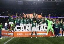 Os jogadores da SE Palmeiras comemoram a conquista do Campeonato Paulista, Série A1, contra a equipe do Água Santa, no Allianz Parque. (Foto: César Greco)