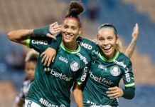 Amanda comemorando gol na partida contra Atlético-MG. (Divulgação/João Brandino)