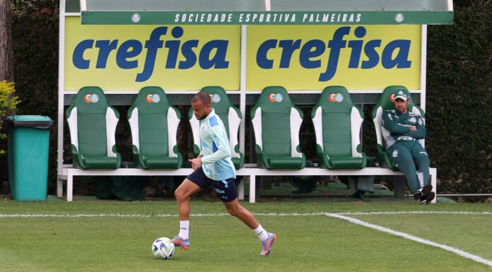 O jogador Mayke, da SE Palmeiras, durante treinamento, na Academia de Futebol. (Foto: César Greco)
