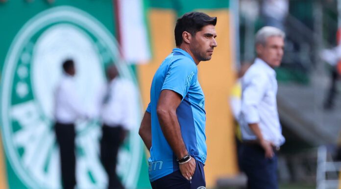O técnico Abel Ferreira, da SE Palmeiras, em jogo contra a equipe do Botafogo, válido pelo Campeonato Brasileiro, no Allianz Parque. (Foto: César Greco)