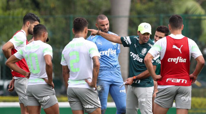 O técnico Abel Ferreira, da SE Palmeiras, durante treinamento, na Academia de Futebol. (Foto: César Greco)