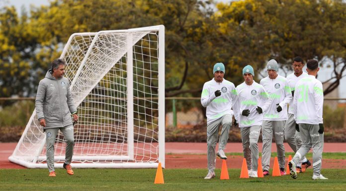 Os atletas Sub-20 da SE Palmeiras, durante treinamento no Complejo Deportivo Los Llanos, em La Serena, Coquimbo, Chile. (Foto: Fabio Menotti/Palmeiras/by Canon)