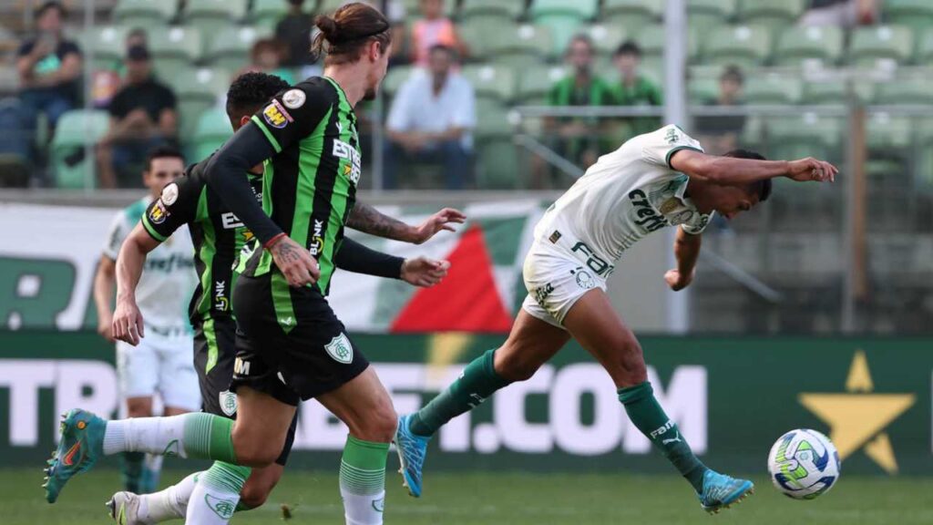 Rony, do Palmeiras, em jogo diante do América-MG pelo Brasileirão 2023