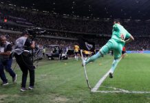 O jogador Raphael Veiga, da SE Palmeiras, comemora seu gol contra a equipe do Atlético-MG, pelo jogo de ida das oitavas de final da Libertadores, no Estádio do Mineirão. (Foto: César Greco)