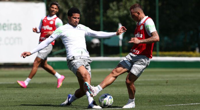 Os jogadores Murilo e Breno Lopes (D), da SE Palmeiras, durante treinamento, na Academia de Futebol. (Foto: Cesar Greco/Palmeiras/by Canon)