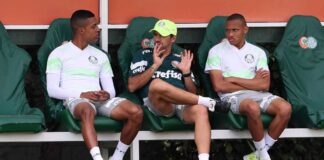 Vanderlan, Abel Ferreira e Jhon Jhon, na Academia de Futebol do Palmeiras