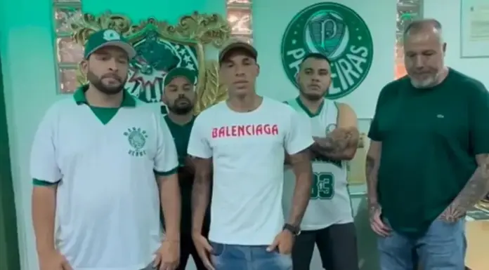 O atacante Breno Lopes se encontrou com a maior torcida organizada do Palmeiras, Mancha Alviverde, e se desculpou por provocar a torcida no jogo contra o Goiás, pelo Brasileirão. (Foto: Reprodução)