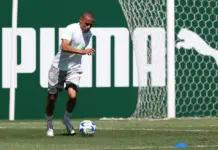 O-jogador-Jhon-Jhon-da-SE-Palmeiras-durante-treinamento-na-Academia-de-Futebol