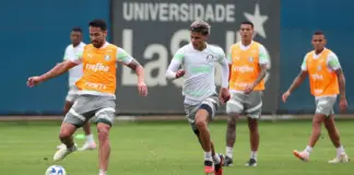 Os jogadores Luan e Richard Ríos (D), da SE Palmeiras, durante treinamento no CT do Grêmio. (Foto: Cesar Greco/Palmeiras/by Canon)