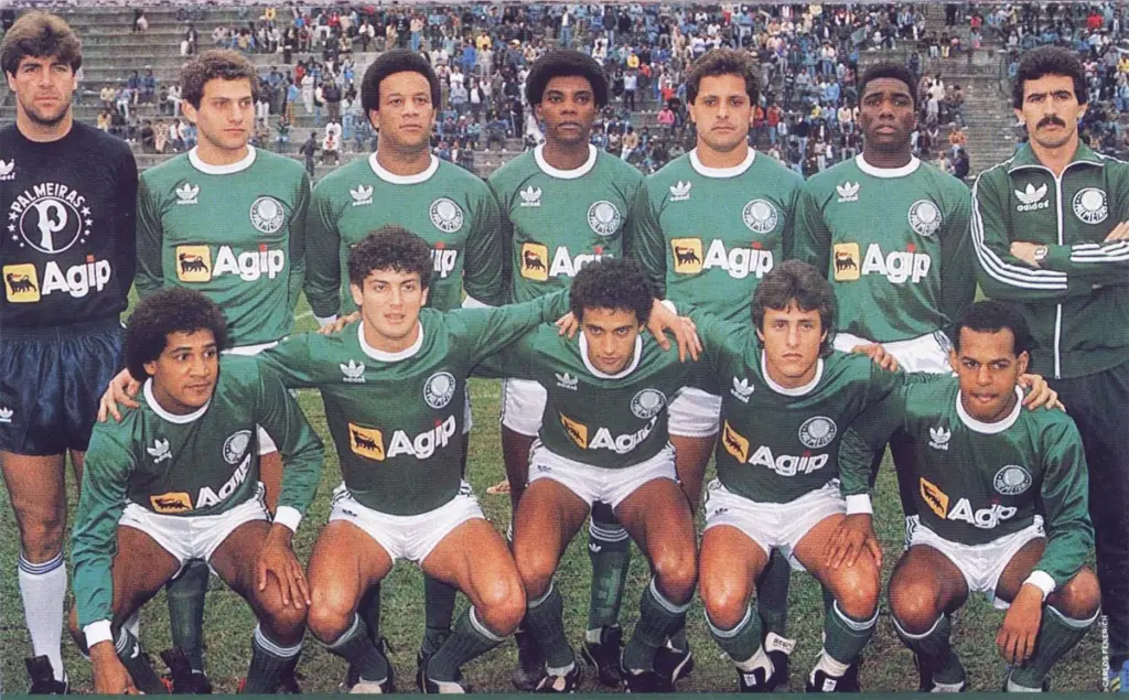 Time do Palmeiras e o treinador Valdemar Carabina em 1987 (Foto: Reprodução)