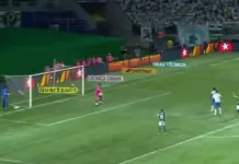 Gol do jogador Raphael Veiga, da SE Palmeiras, contra a equipe do Bahia, pelo Campeonato Brasileiro, no Allianz Parque. (Foto: Reprodução Premiere)