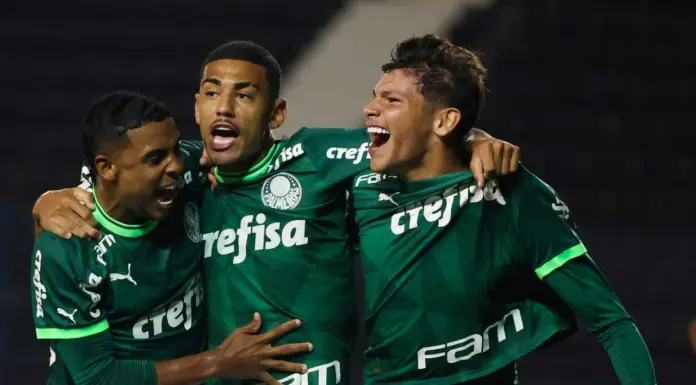 Palmeiras abre vantagem contra o Corinthians na semi do Brasileirão Sub-17