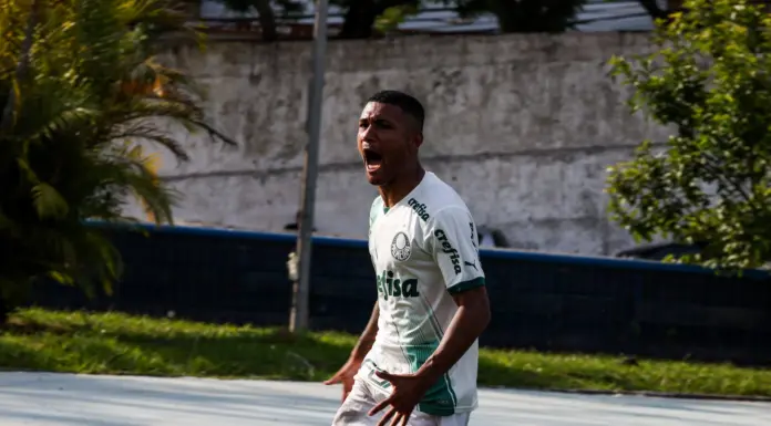 Kauan Santos celebra gol pelo Verdão (Foto: Luiz Guilherme Martins/Palmeiras/by Canon)