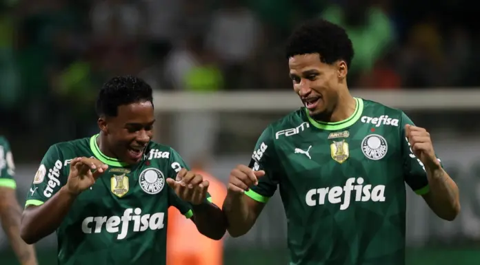 Endrick e Murilo celebram gol (Foto: Cesar Greco/Palmeiras/by Canon)