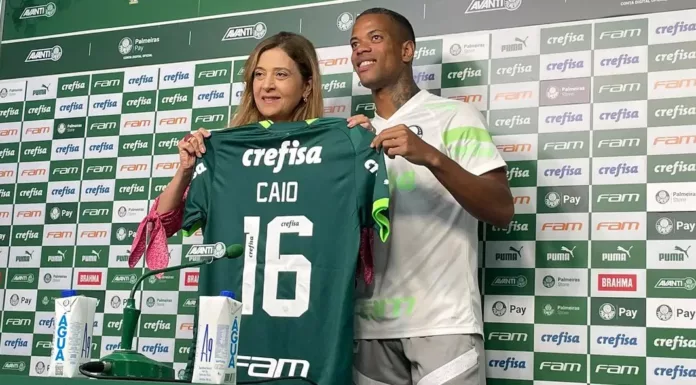 A presidente Leila Pereira e o jogador Caio Paulista, da SE Palmeiras, na Academia de Futebol. (Foto: Camila Alves)